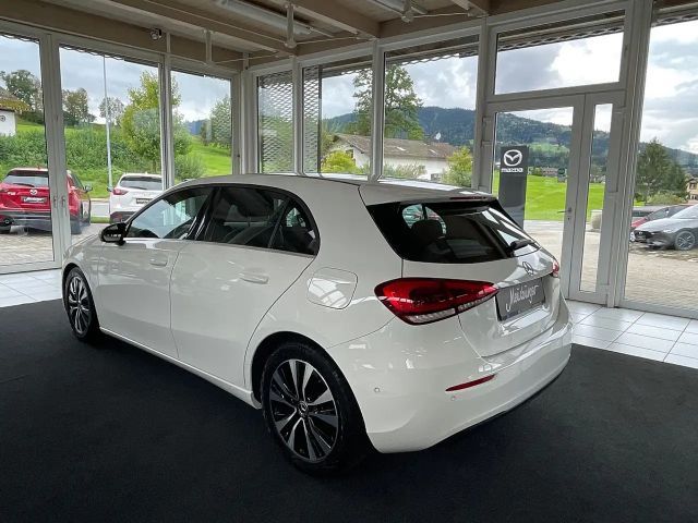 Mercedes-Benz A 180 A 180 d