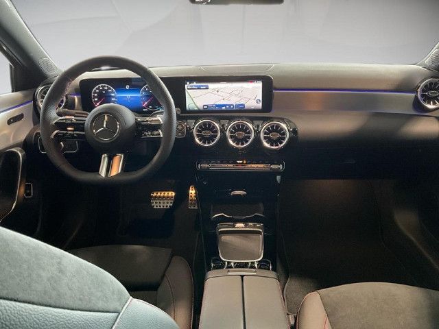 Mercedes-Benz A 220 4MATIC