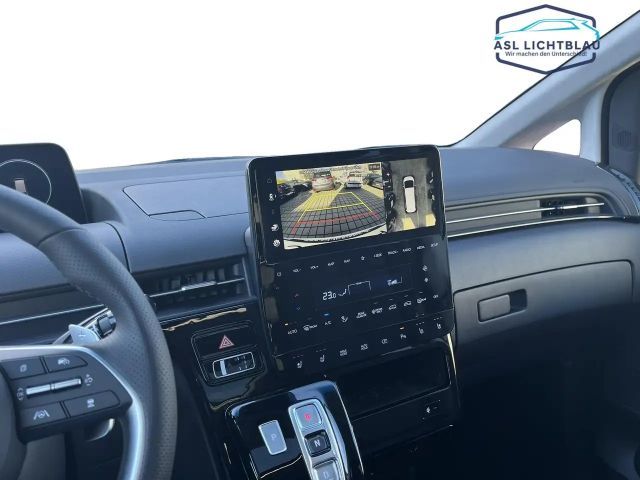 Hyundai Staria Signature