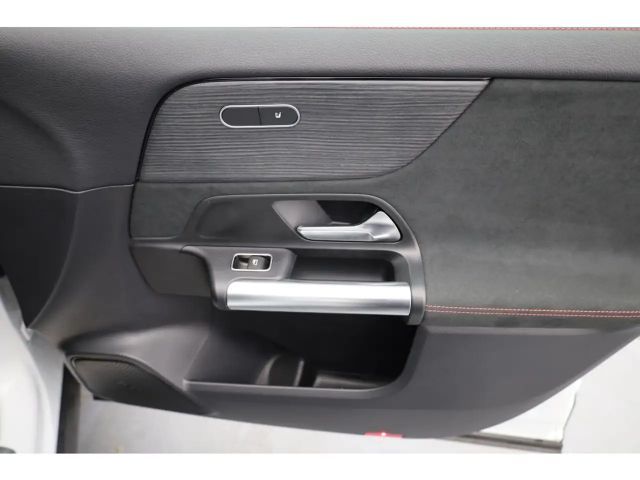 Mercedes-Benz GLA 200 AMG Line