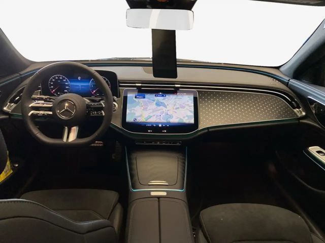 Mercedes-Benz E 200 Sedan