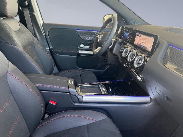 Mercedes-Benz GLA 200 AMG Line