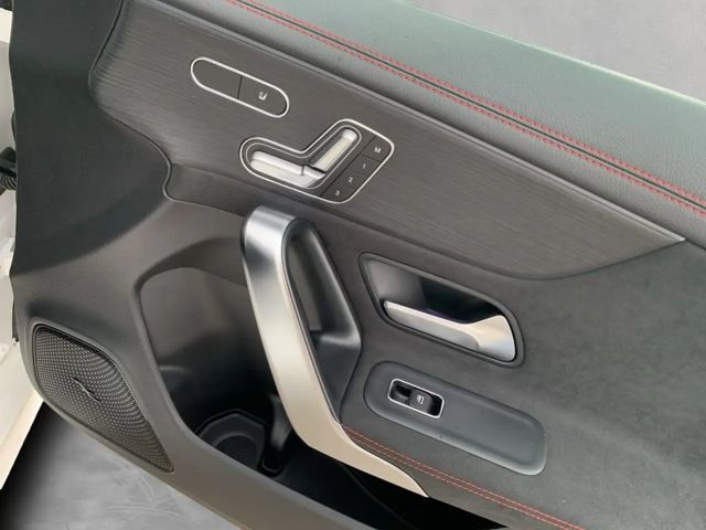 Mercedes-Benz CLA 180 CLA