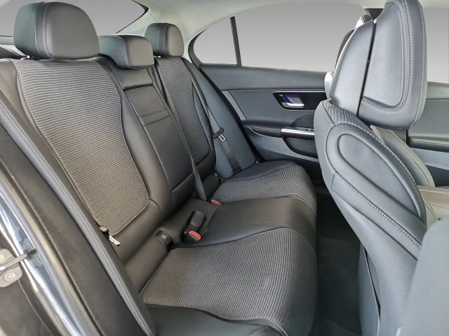 Mercedes-Benz C 180 AVANTGARDE Sedan