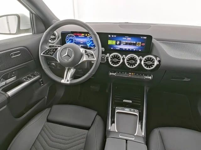 Mercedes-Benz EQA 300 4MATIC Advanced