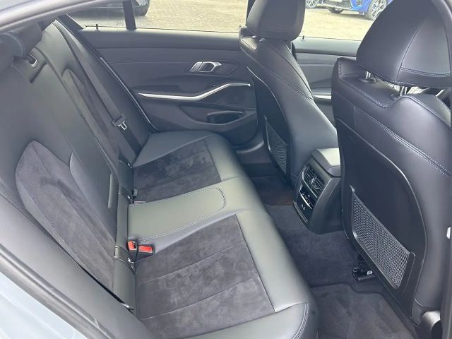 BMW 320 320d M-Sport Sedan xDrive