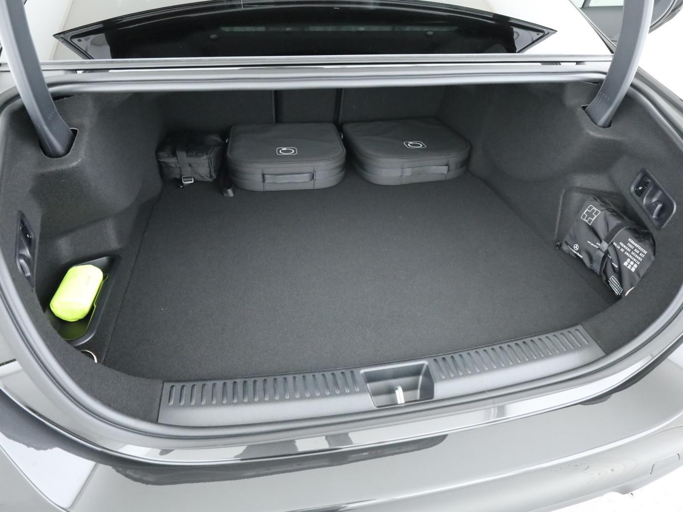 Mercedes-Benz E 400 4MATIC Sedan