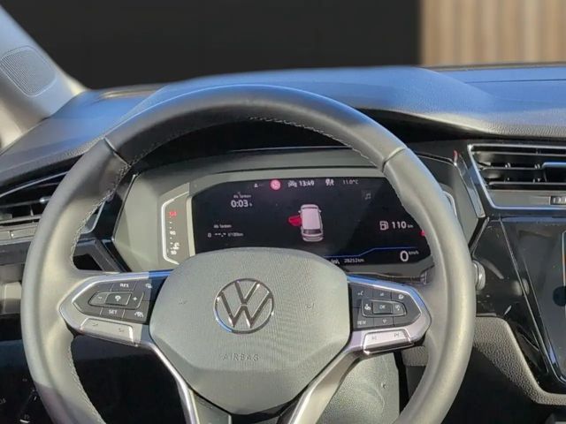 Volkswagen Touran 1.5 TSI DSG R-Line