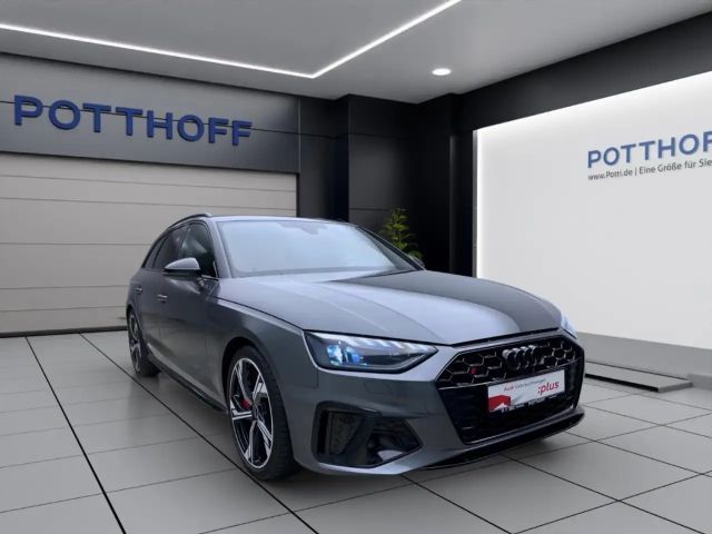 Audi S4 Avant Quattro