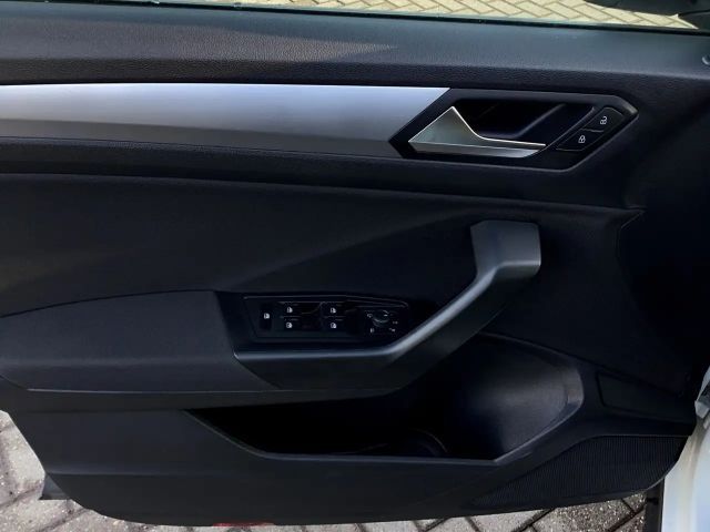 Volkswagen T-Roc 1.5 TSI DSG Life