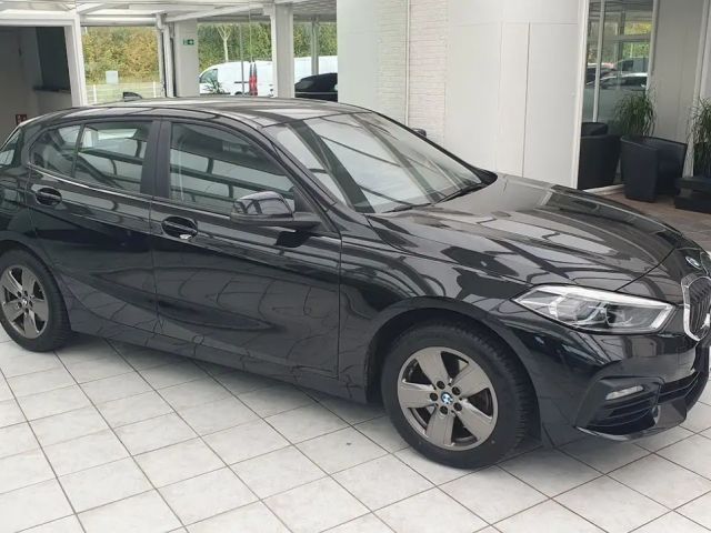 BMW 118 Sedan