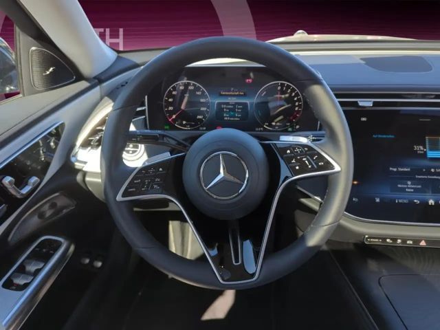 Mercedes-Benz E 300 EXCLUSIVE Sedan