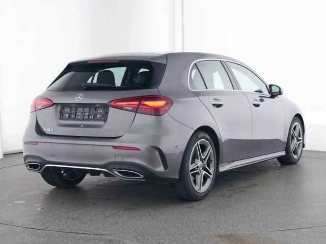 Mercedes-Benz A 180 AMG Line Premium