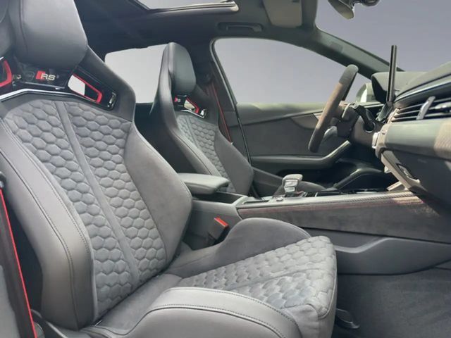 Audi RS4 Avant Quattro