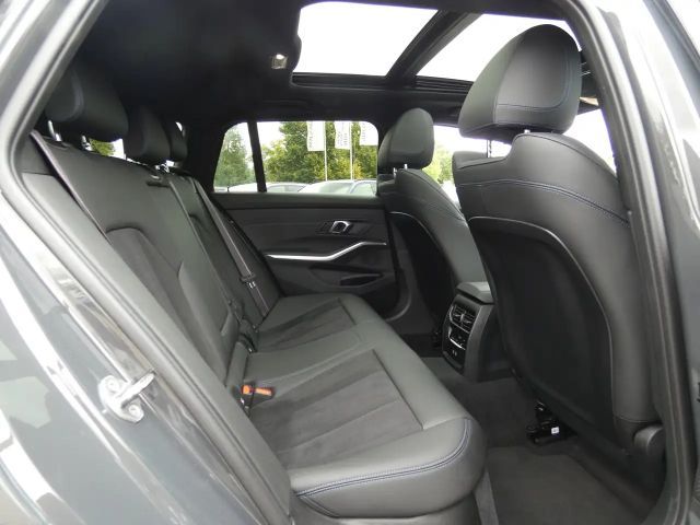 BMW 320 320d M-Sport Touring