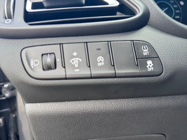 Hyundai i30 Advantage Hybrid T-GDi