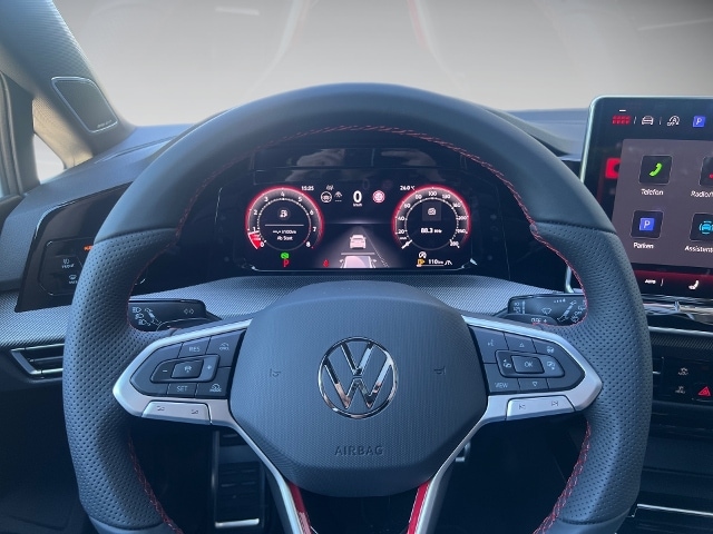 Volkswagen Golf 2.0 TSI DSG Golf VIII