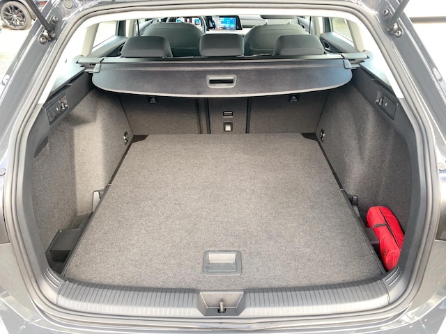 Volkswagen Golf 1.0 TSI Variant