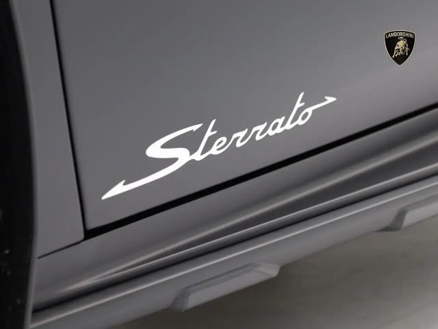 Lamborghini Huracan n Sterrato MY24 I NERO NEMESIS MATT I AD PERSONAM I