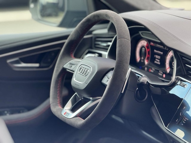 Audi RS Q8 Performance Quattro