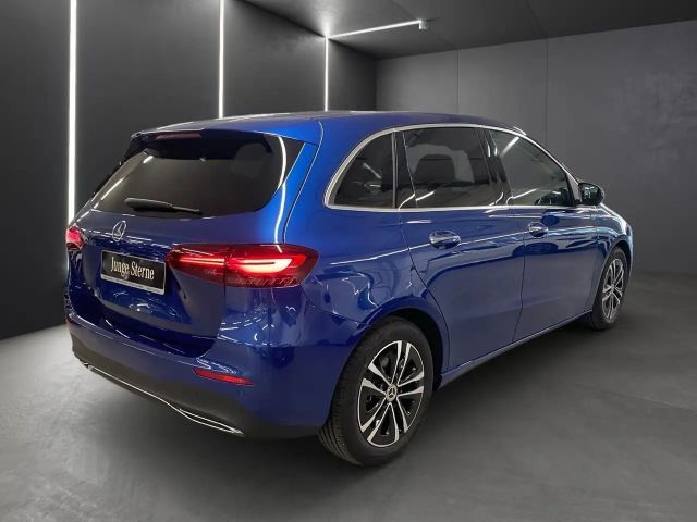 Mercedes-Benz B 200 Progressive Sedan