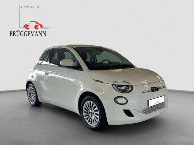Fiat 500e + Radio- & Winterpaket