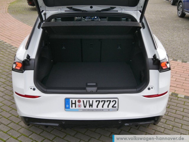 Volkswagen T-Roc 1.5 eTSI DSG IQ.Drive R-Line