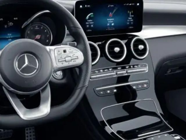 Mercedes-Benz GLC 300 4MATIC AMG Line