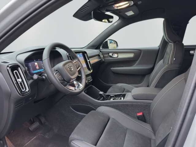 Volvo XC40 Dark Plus