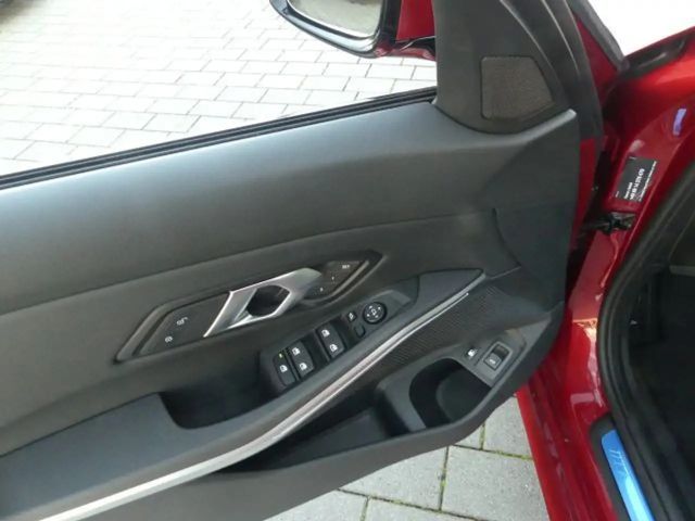 BMW 330 330e Touring xDrive