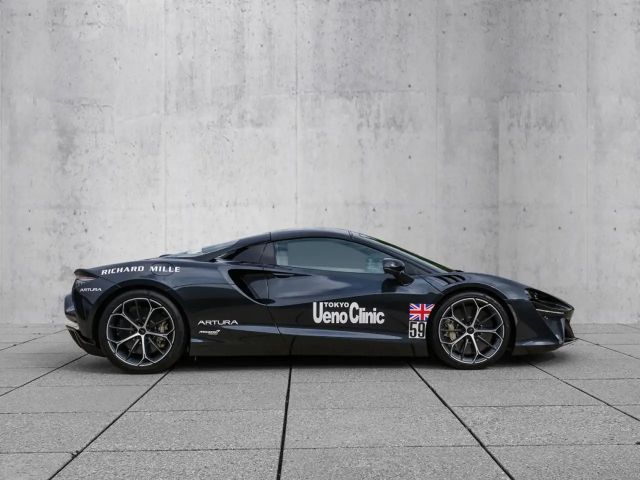 McLaren Artura Spider