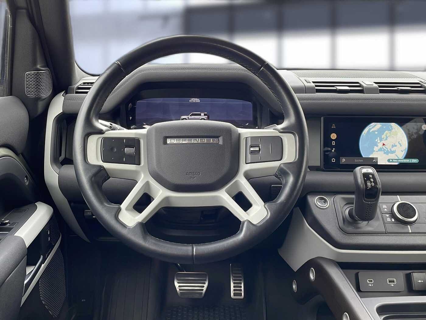 Land Rover Defender 110 S