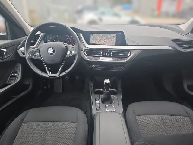 BMW 118 118i Sedan