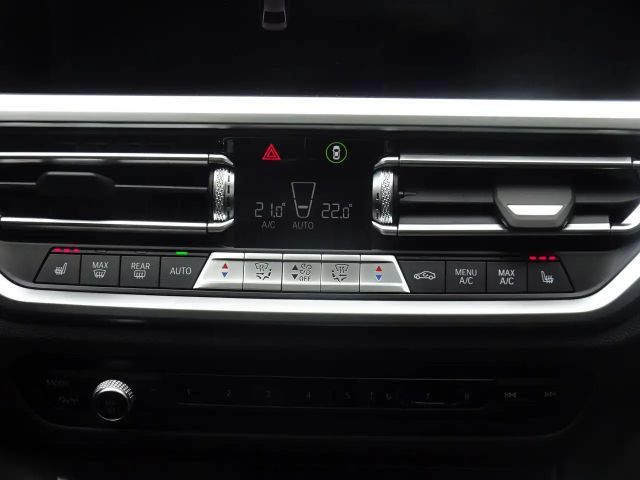 BMW 320 320i Sedan Sport Line