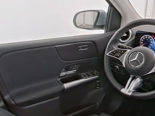 Mercedes-Benz B 200 Progressive Sedan