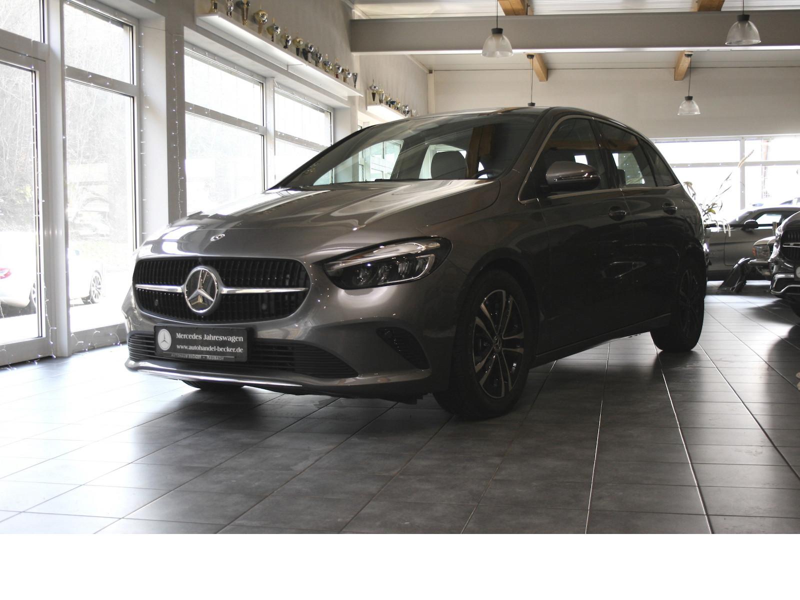 Mercedes-Benz B 180 Sedan