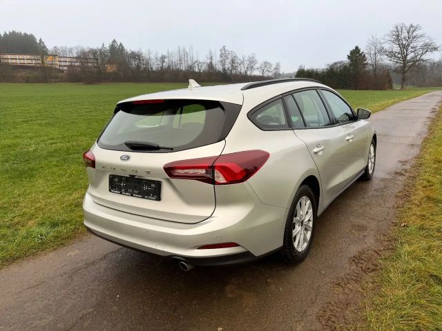 Ford Focus Cool & Connect Wagon