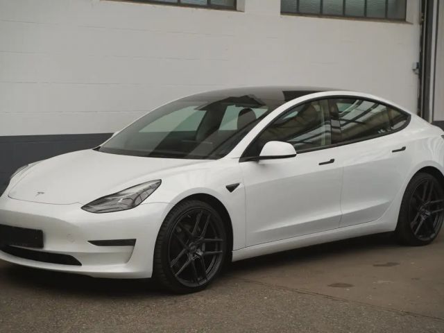 Tesla Model 3 AWD Long Range
