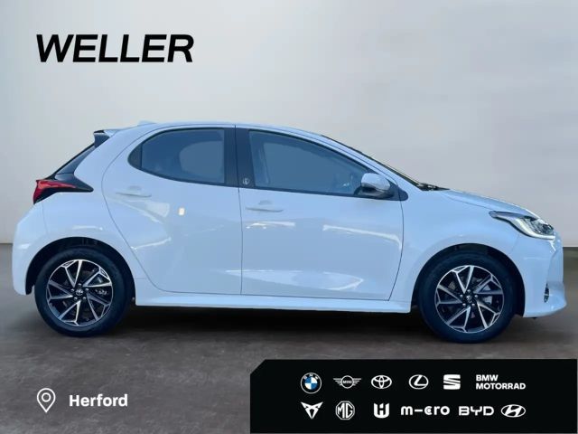 Toyota Yaris Hatchback Hybride Team D