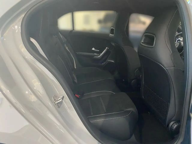 Mercedes-Benz A 250 4MATIC AMG Line