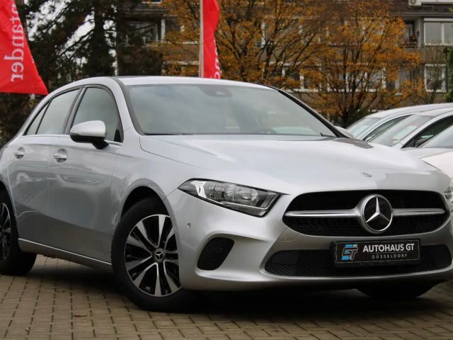 Mercedes-Benz A 180 A 180 d