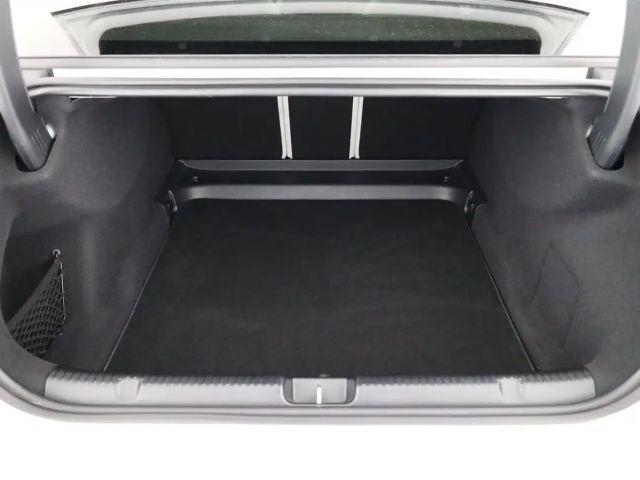 Mercedes-Benz EQE 300 Sedan