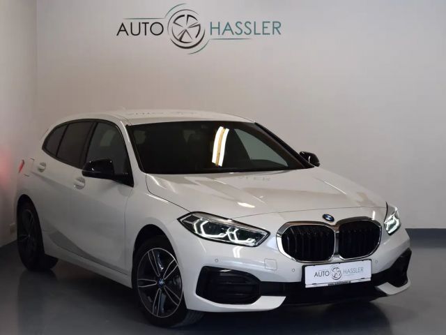 BMW 118 118i Sedan Sport Line