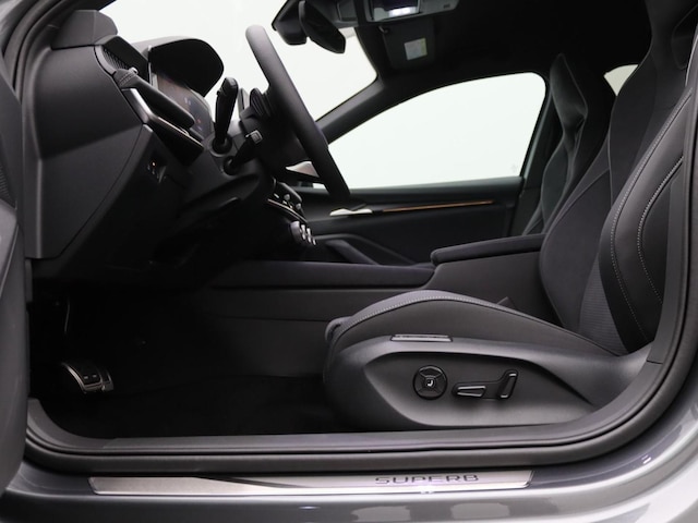 Skoda Superb 2.0 TDI Combi Sportline