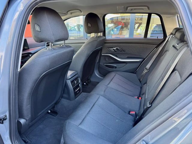 BMW 320 320d Touring xDrive