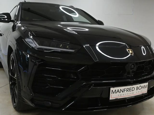Lamborghini Urus AWD