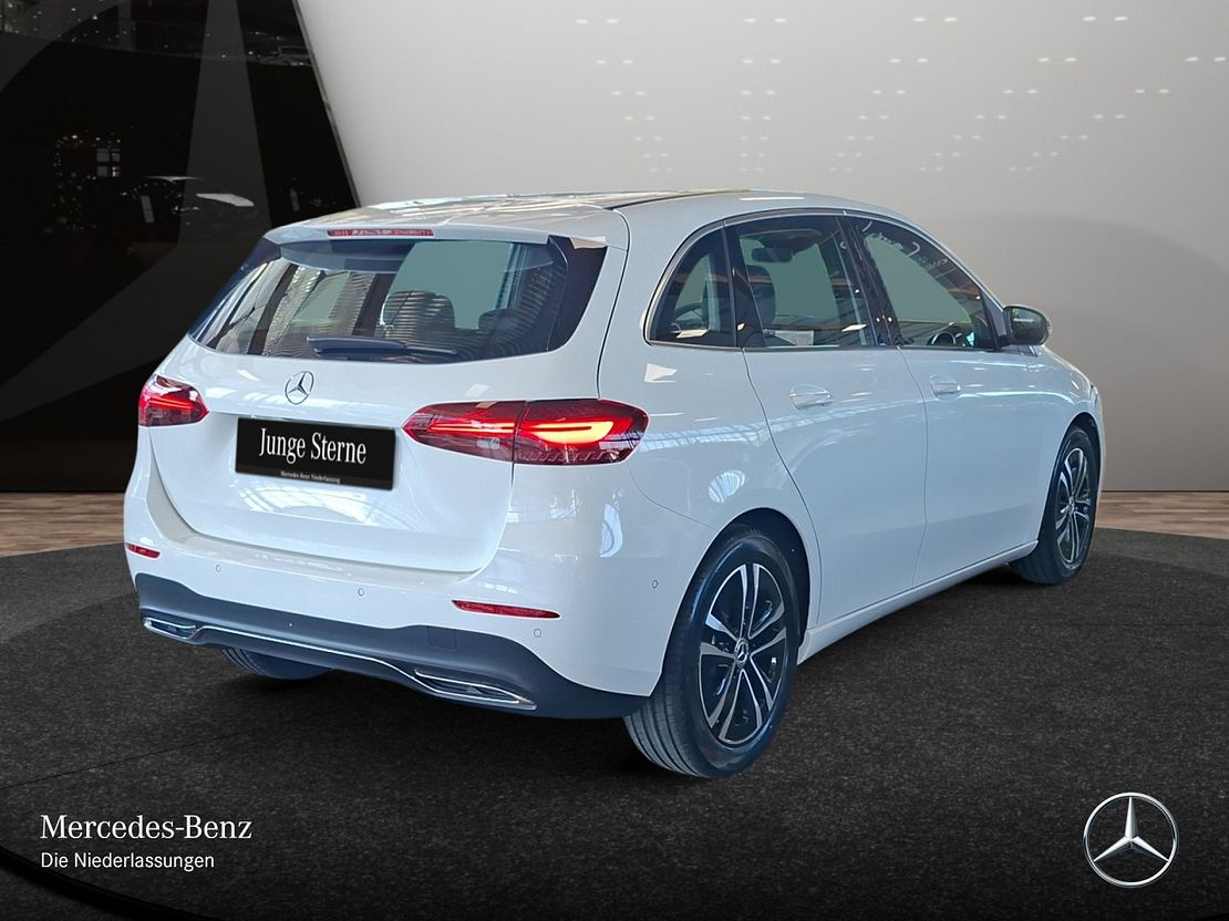 Mercedes-Benz B 200 Sedan