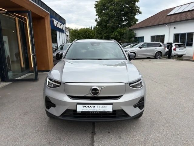 Volvo XC40 AWD Plus Recharge Twin Engine