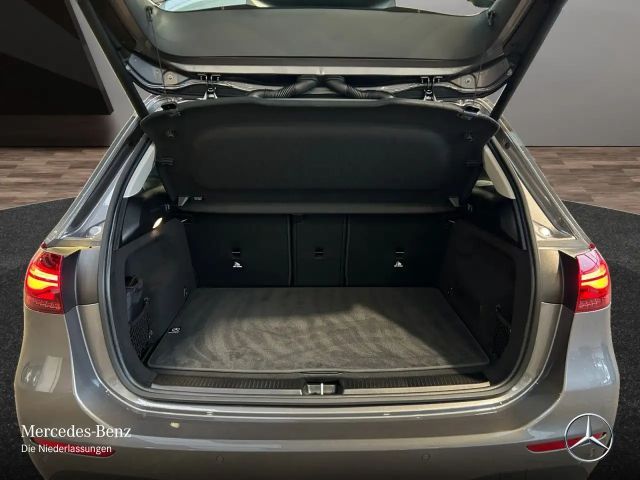 Mercedes-Benz B 180 B 180 d Progressive Sedan