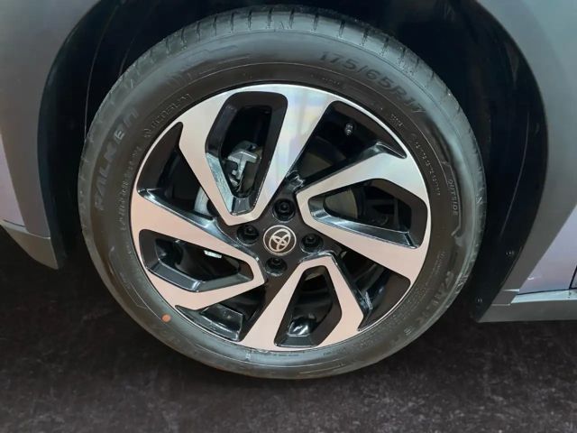 Toyota Aygo X Bi-Tone Hatchback